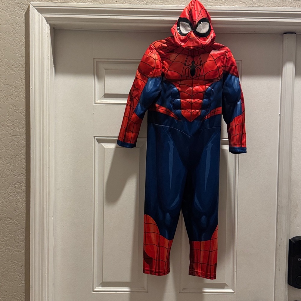 Perfect condition Spiderman Marvel Costume Disney Store Size 4